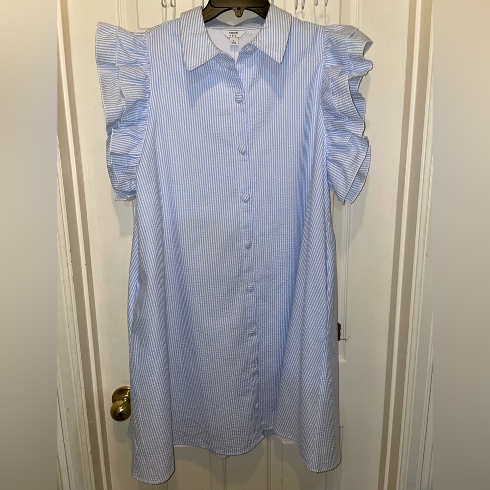 Crown & Ivy Womens Short Ruffle Sleeve Seersucker Dress